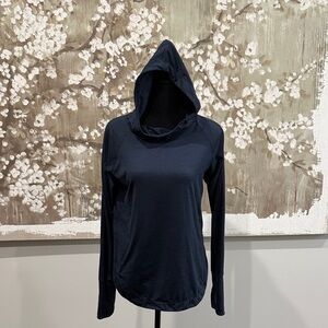 Athleta long sleeve w/hood